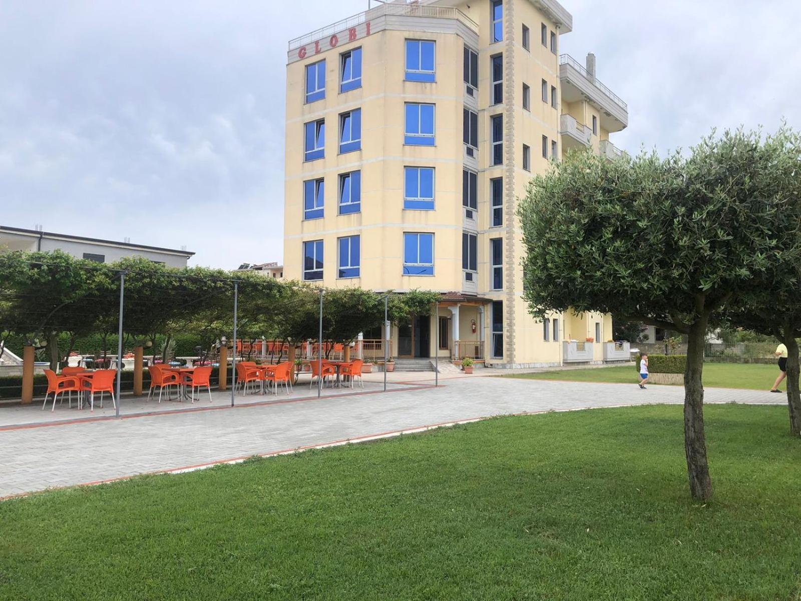 Hotel Restaurant Globi Velipoje Exterior photo