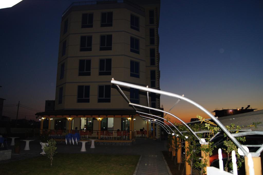 Hotel Restaurant Globi Velipoje Exterior photo
