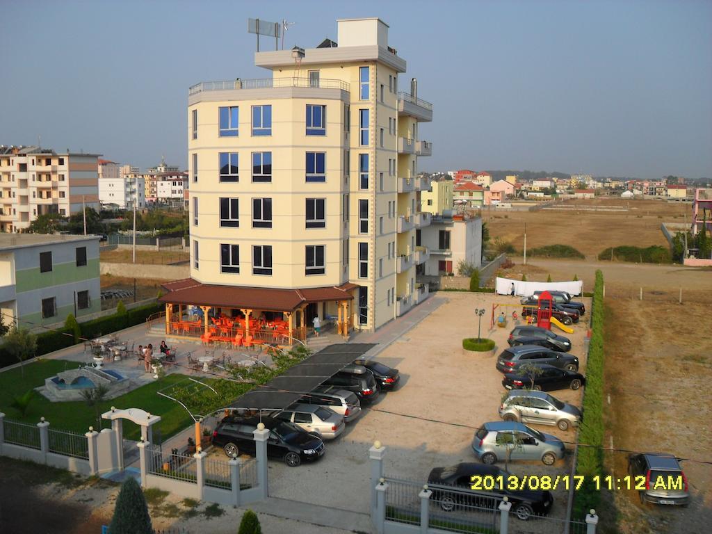 Hotel Restaurant Globi Velipoje Exterior photo