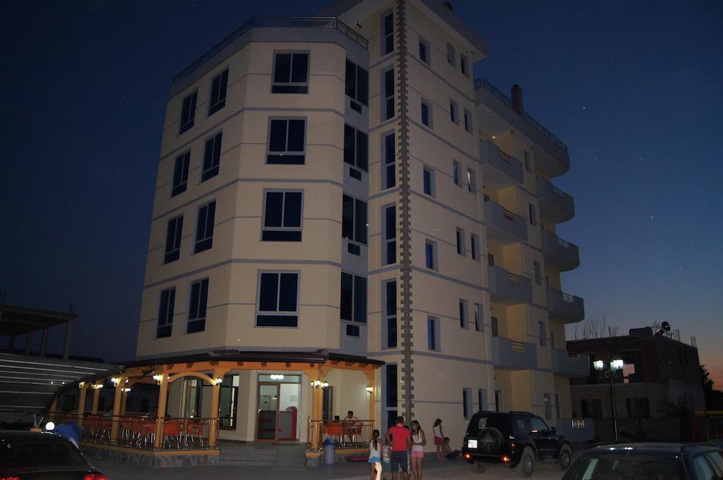 Hotel Restaurant Globi Velipoje Exterior photo